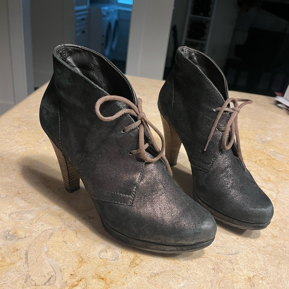 Paul Green Lace Up Brown Metallic Suede Booties